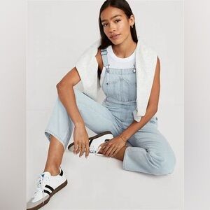 NWT Old Navy Slouchy Straight Ankle Jean Overalls Women’s Petite 6
